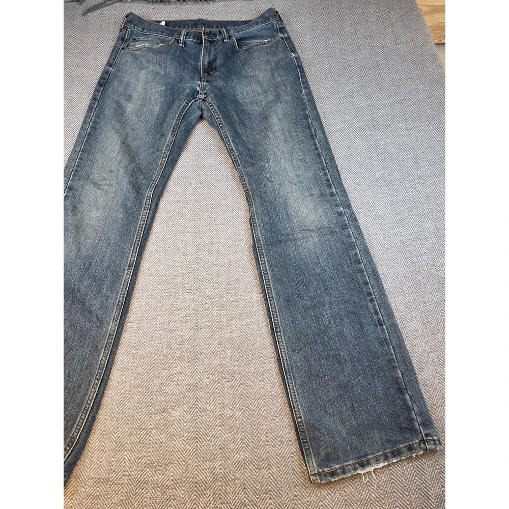 Levis 559 Relaxed Straight Jeans Mens 33x34 Medium Wash Blue Distressed Thrashed